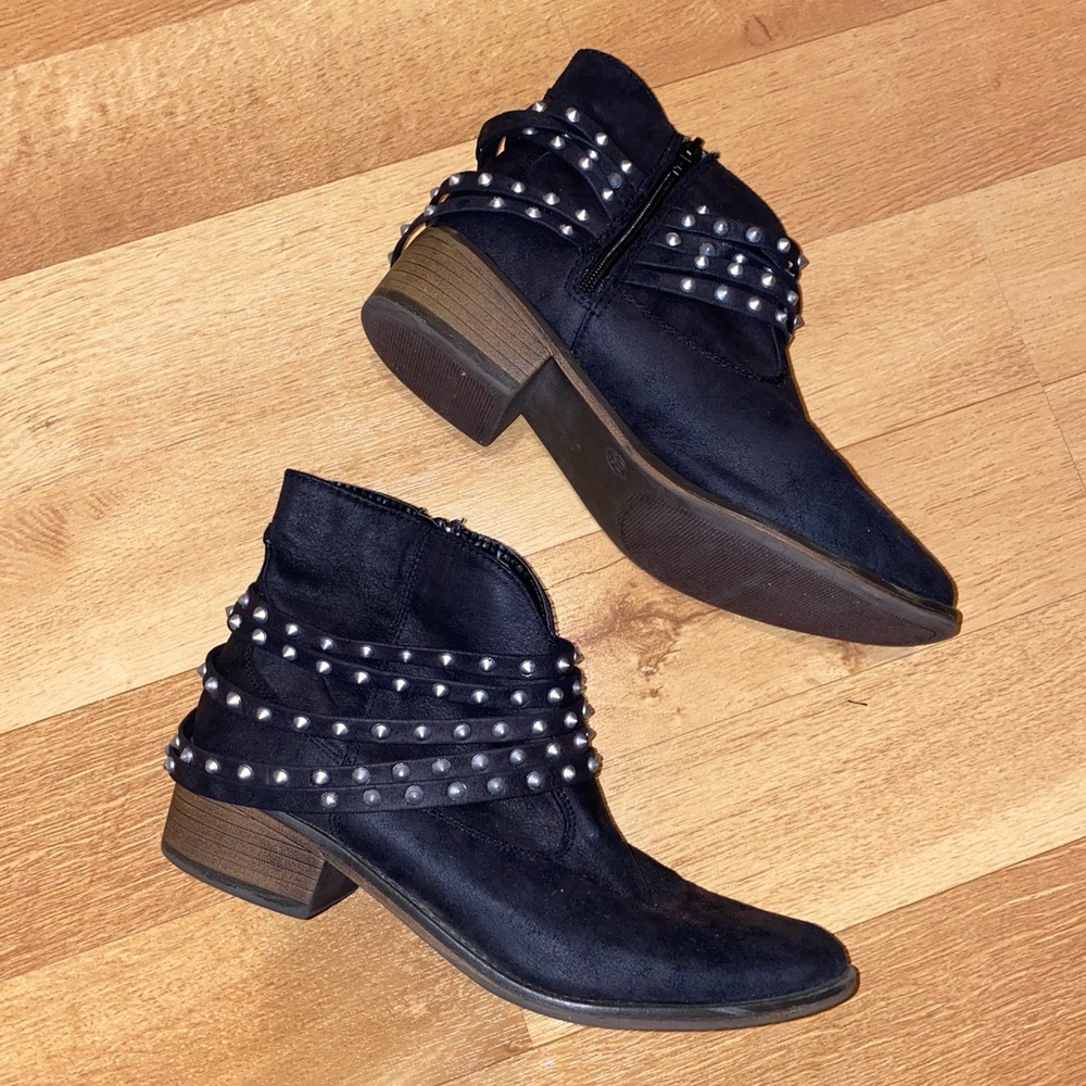Black Boots
